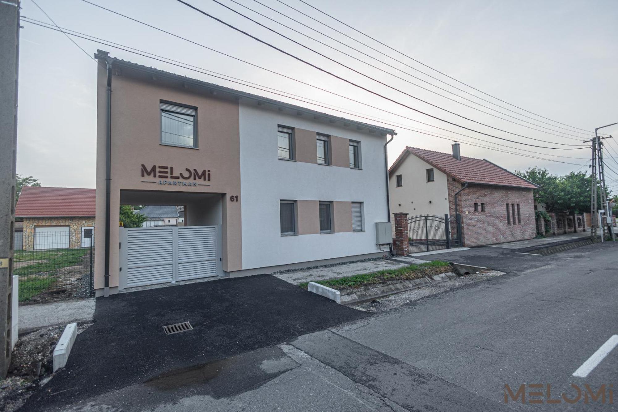 Melomi 1 Apartman Sarvar Bagian luar foto
